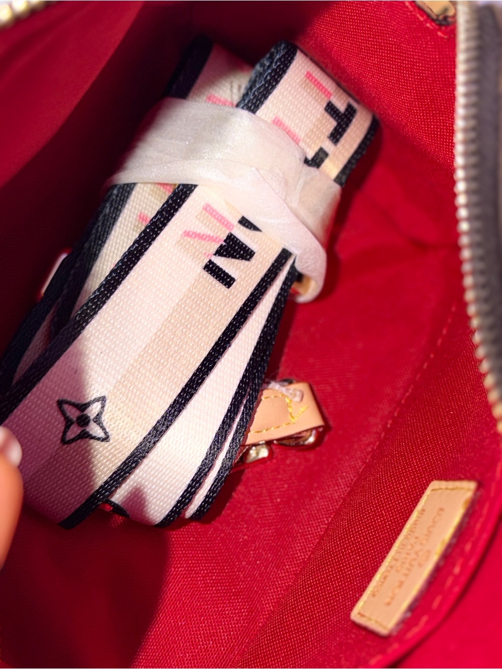 LV Speedy 20 - Picture 3 of 3